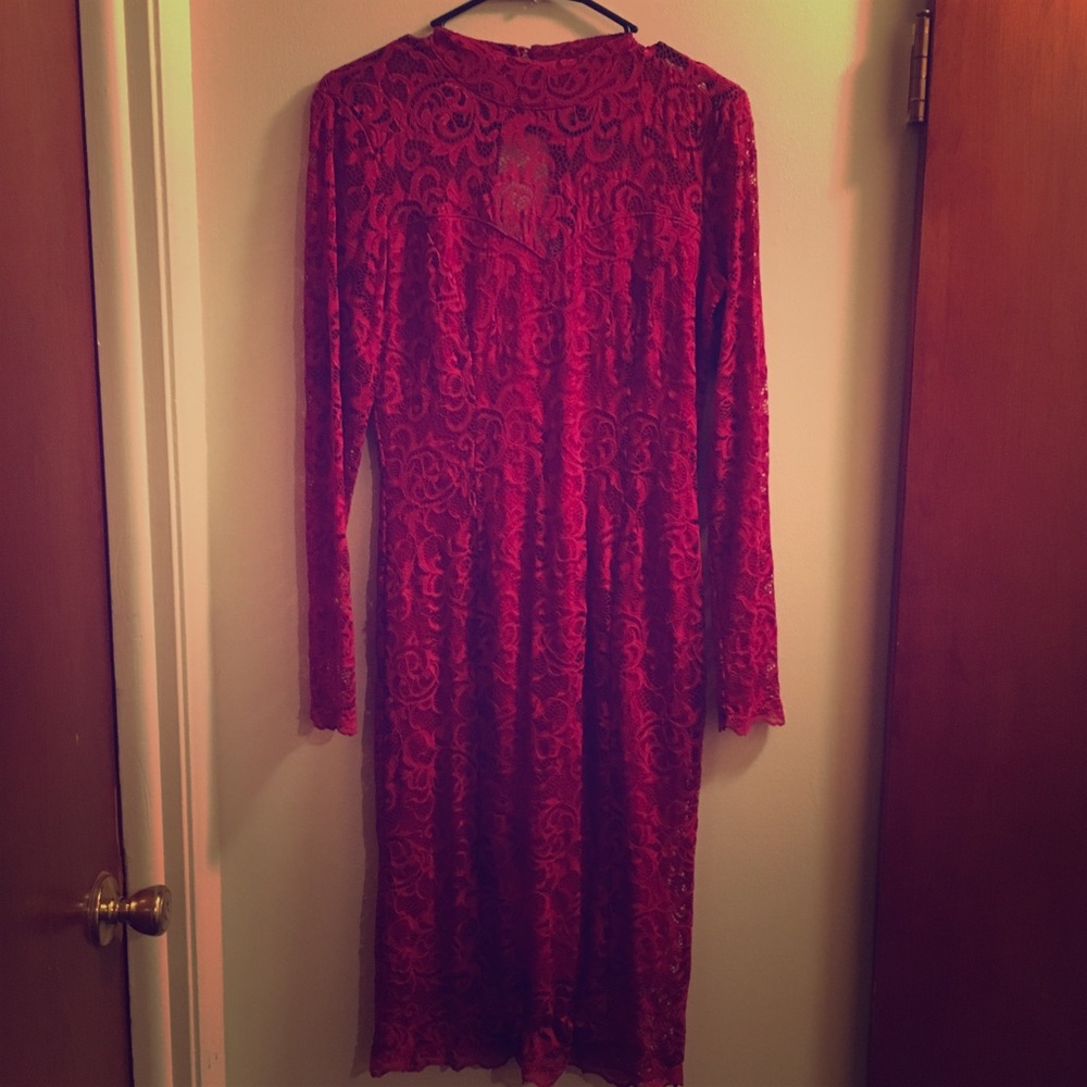 Burgundy lace midi dress (Small)